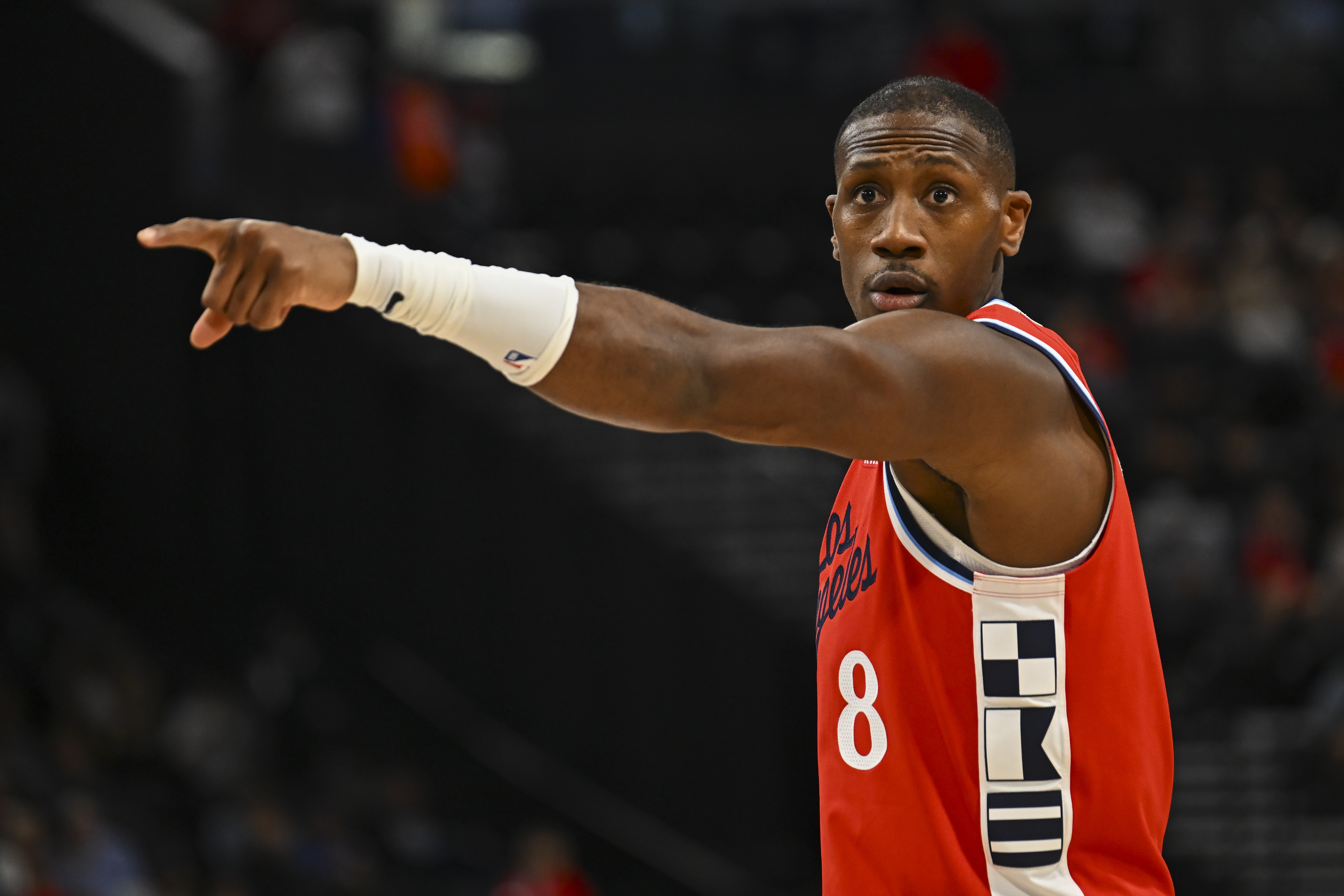 九游云游戏-铁人!克里斯·邓恩本赛季保持全勤 快船自19年SGA&哈雷尔后首人